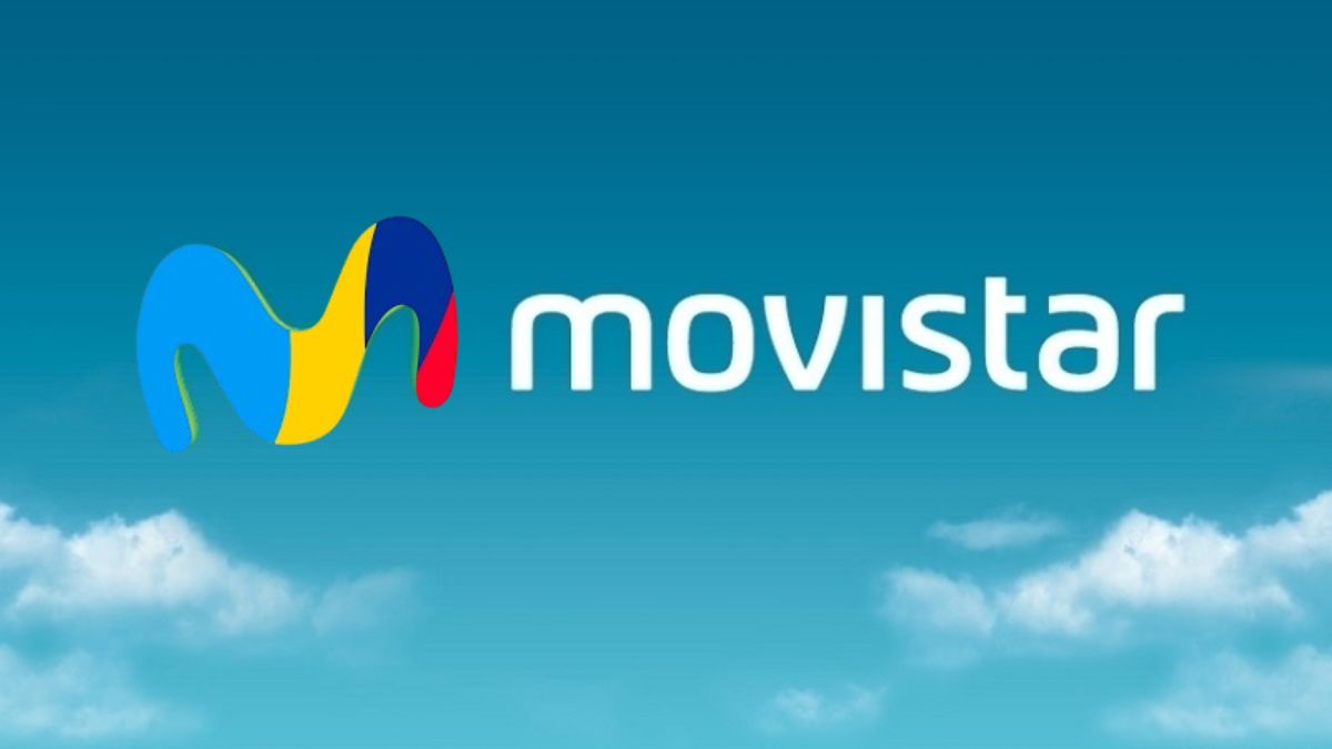 Logo de movistar Colombia con fondo de nubes